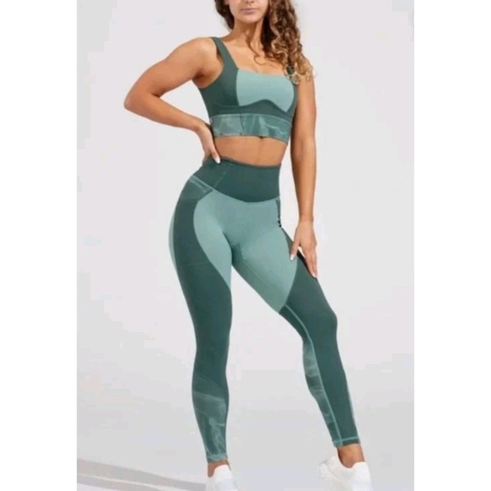 BuffBunny Journey Avo Green Multi Leggings Womans Sz M Gym Active Yoga NEW